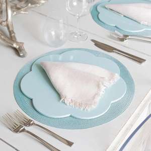 Vente en gros de tapis de table laqués festonnés brillants personnalisés, ensemble d'assiettes de présentation de mariage pour repas de luxe - Product Image 1