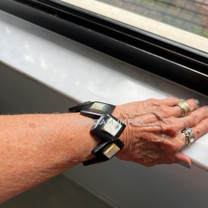 Brazalete Artesanal de Cuerno de Búfalo Natural en Forma de Rombo, Elástico, Ecológico, Estilo Tribal para Hombres y Mujeres - Product Image 4