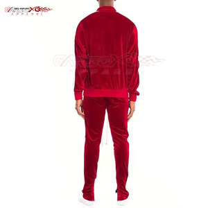 Survêtement d'hiver en velours pour homme avec sweat à capuche à manches longues et pantalon à poches latérales, logo personnalisé, léger et respirant - Product Image 3