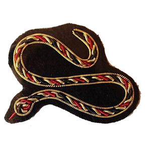 Broches de haute qualité réutilisables en fil de bullion brodé avec perles, épingle de sûreté, personnalisables, en tissu, options à coudre ou à fixer - Product Image 2