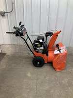 Souffleuse à neige en vente, souffleuse à neige à essence 13HP, 337cc, souffleuse à neige à deux étages, état parfait, 11 heures d'utilisation !