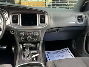 CLEAN 2018 usado Do-d-ge Cha_r_ger R/T Scat Pack RWD - Product Image 2