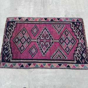 Petit tapis turc 2,6x3,7 pieds, tapis persan en laine rose vintage - Product Image 3