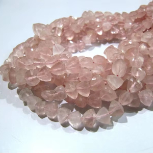 Belles perles de quartz rose en forme de pyramide perles de pierres précieuses de quartz rose naturel taille 6-7mm brin 10 pouces de long - Product Image 1