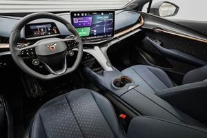 SUV TAVASCAN ELECTRIC DRIVE VZ 250 4X4 d'occasion 2026, faible kilométrage, éclairage LED, à vendre - Product Image 6