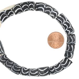 Perles africaines en verre faites à la main, noires avec motifs blancs complexes, authentiques perles tribales recyclées pour l'approvisionnement en vrac en gros - Product Image 4