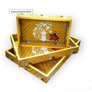 Plateau de service rectangulaire en bois personnalisé en gros avec motif rond décoratif pour la maison et la nourriture en Inde - Product Image 1