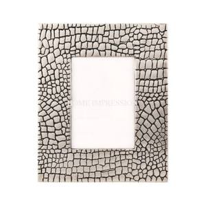 Decorative Metal <b>Photo</b> <b>Frame</b> With Antique <b>Gold</b> Finished And Ornate Design Perfect For Framing Pictures In Sophisticated Style - Product Image 4