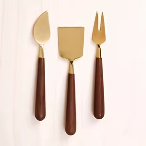 Juego de cuchillos de queso rebanador de acero inoxidable de 4 piezas hechos a mano con acabado dorado para servir queso - Product Image 2