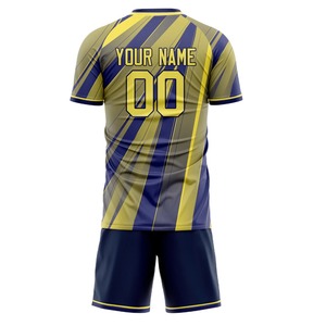 Venta al por mayor de uniformes de fútbol para hombres personalizado impreso nombre y número del equipo Popular sublimación Jersey conjunto corto - Product Image 4