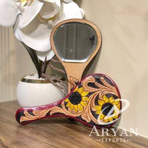 Nuevo espejo de maquillaje de mano de cuero auténtico hecho a mano Vintage, diseño de girasol personalizado, espejo de uso diario de tocador compacto - Product Image 1