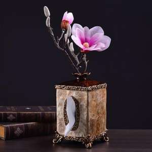 ที่ใส่ทิชชูเรซินคุณภาพสูงที่มีการออกแบบที่เรียบเนียนและคลาสสิกและเพิ่มฟังก์ชันและสไตล์ให้กับทุกห้อง - Product Image 1