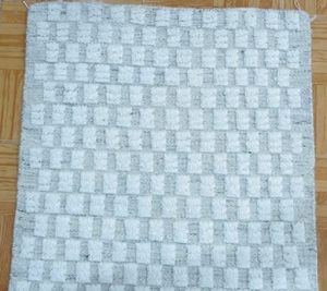 Tapis moderne, écologique, lavable, antidérapant, en laine pelucheuse, touffeté, couleur unie, artisan indien, tressé à la machine, à poils hauts et plats - Product Image 4