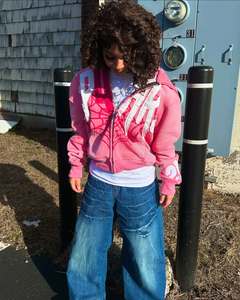 เสื้อฮู้ดผู้หญิงรุ่นครอปแบบวินเทจปักลาย500gsm แผ่นปะติดที่ทำให้มีน้ำหนักมาก - Product Image 1