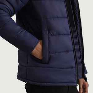 Veste matelassée pour homme en couleur marine unie, tissu respirant, col montant, taille oversize, capuche amovible, fermeture éclair, veste d'extérieur - Product Image 4