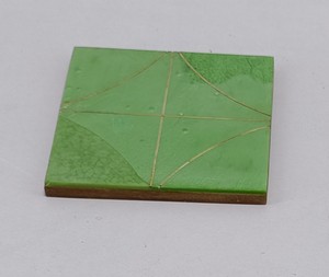 Sous-verre rond de luxe en bois rayé multicolore – Tapis à boisson moderne en bois stratifié pour bar à domicile et accessoires hôteliers - Product Image 3