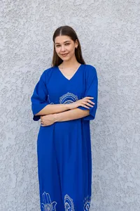 Vestido Kaftan Azul al Precio Más Bajo del 2026 con Bordado de Hamsa y Ojo Turco, Estilo Boho, Largo Midi, Mangas Medias - Product Image 5