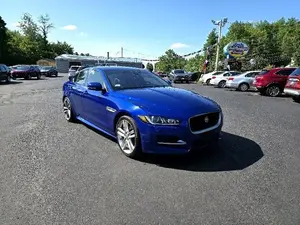 2017 Jaguar XE R-Sport - Product Image 5