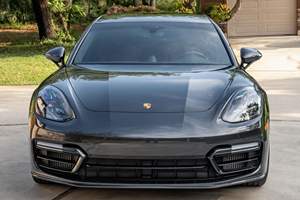 Panamera GTS Sport Turismo 2022, V8 Twin-Turbo, Tracción en las Cuatro Ruedas, Paquete Premium, Sin Modificar - Product Image 2