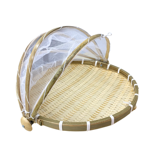 Plateau en bambou tissé à la main avec couverture en maille traditionnel et écologique protège les aliments des insectes et de la poussière - Product Image 1
