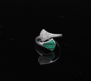Bague de créateur élégante en or rose plaqué rhodium 14 carats avec incrustation de malachite à rayures en grappe de diamants naturels bijoux de déclaration classiques - Product Image 3