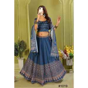 Nuevo Lanzamiento de Pawan Collections, Lehenga Choli de Algodón con Modelado Real, Reyon Pesado, Cosido, Reversible, Moderno, para Fiestas, Estilo Indio - Product Image 5