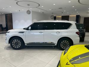 Nissan Patrol LE Titanium 2020, spécifications GCC, neuf/d'occasion, à vendre - Product Image 3