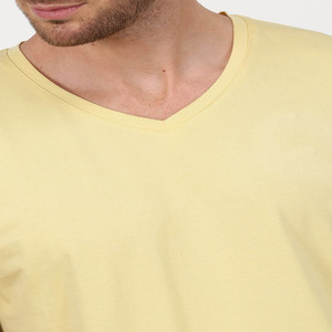 T-shirt col V personnalisé Next Level pour homme haut de gamme en daim 6440 T-shirt col V en microfibre vert menthe - Product Image 6