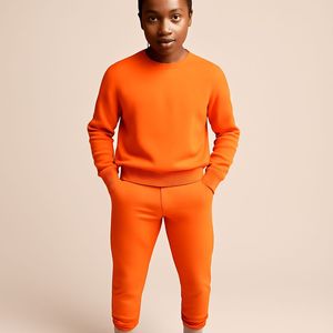 Conjunto de ropa deportiva para correr transpirable y ligera para mujer, chaqueta de manga larga con cremallera, pantalones cortos, logotipo personalizado, protección solar, patrón sólido - Product Image 4