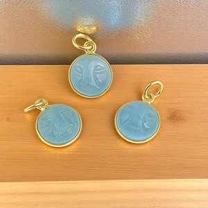 Vente en gros Aqua Calcedony Argent sterling 925 Plaqué or 10mm Pierre précieuse Visage Sculpture Pendentif Fait à la main Bijoux spirituels en vrac - Product Image 1