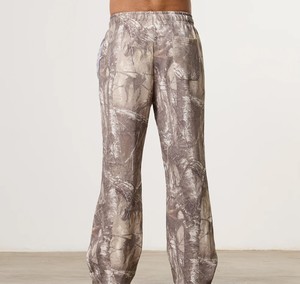 Ensemble survêtement streetwear personnalisé avec broderie de patchs, sweat à capuche et pantalon de survêtement camouflage pour homme - Product Image 6