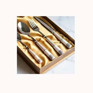 Ensemble de couverts plaqués argent royal de haute qualité poignée en résine de créateur blanc unique Design moderne pour la rentrée des classes - Product Image 1