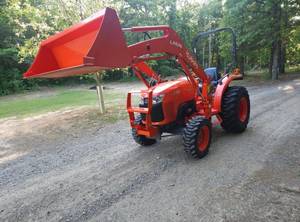 Tracteur Kubota L2501 4x4 de 25 CV avec boîte de vitesses et chargeur frontal, garantie de 2 ans, pour usage agricole et horticole - Product Image 5