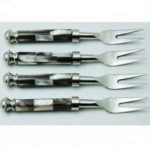 Fourchettes à fruits élégantes et luxueuses en acier inoxydable et nacre, compatibles lave-vaisselle, pour les dîners de fête - Product Image 1