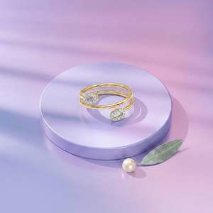 Anillo de Diamantes en Oro Amarillo de Moda Petal Whisper - Product Image 1