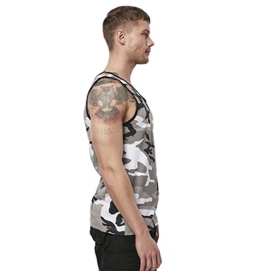 Camiseta sin mangas de entrenamiento con estampado de camuflaje por sublimación, venta de fábrica, OEM, al por mayor, material elástico, algodón acanalado, color liso - Product Image 3