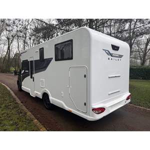Autocaravana Bailey Adamo XL Coachbuilt Automática de 180 CV, Blanca, con Motor de Aluminio y Cocina - Product Image 6
