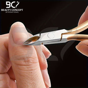 Cortauñas Profesional de Acero Inoxidable Color Dorado, Duradero, con Abertura de Mandíbula Ancha y Cuchilla Puntiaguda para Uñas Gruesas - Product Image 2