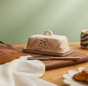 Beurrier en céramique à imprimé abstrait rose pastel et gris, disponible à prix de gros, beurrier en céramique. - Product Image 1