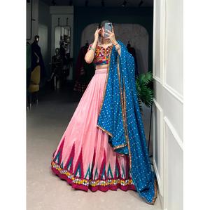 Présentation de New Navratri Designer Chaniya choli avec tissu en soie Dola avec impression Bandhej Look lourd par exportation - Product Image 1