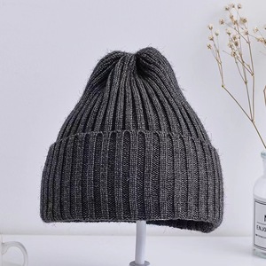Gorros de Punto Personalizados con Logotipo, Gorros de Invierno de Poliéster/Algodón con Puño, Cálidos y Acolchados - Product Image 1