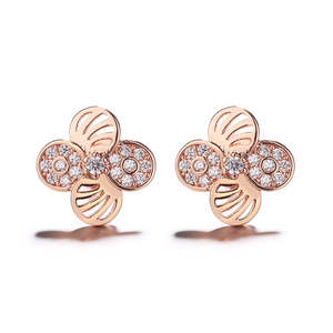 Orecchini a Perno in Oro Bianco 18K Placcato Rodio con Cristalli a Forma di Fiore, Trendy per Matrimoni, Fidanzamenti, Feste, Regalo con Diamanti e Perle - Product Image 1