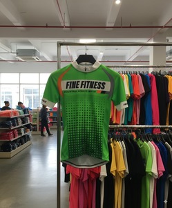 Maillot de ciclismo sin costuras personalizable para mujer Características transpirables - Product Image 3