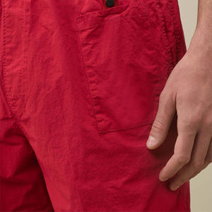 Maillot de bain en velours côtelé léger et durable à séchage rapide pour hommes, vêtement de plage écologique à motif solide avec poches pour une utilisation active - Product Image 4