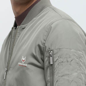 Blouson d'aviateur d'hiver à doublure en satin élégant avec col montant et design à pression - Product Image 2