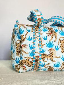 กระเป๋าดัฟเฟิลผ้าฝ้ายพิมพ์ลายเสือ, กระเป๋าลำลองหรูหราความจุขนาดใหญ่ทนทานต่อการเดินทางแบบสัปดาห์ผ้าสองชั้นพร้อมซิป - Product Image 2