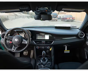 TOP VÉHICULES D'OCCASION LHD/RHD 2023 ALFA ROMEO GIULIA QUADRIFOGLIO - Product Image 5