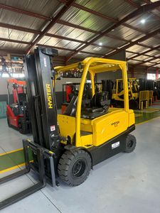 Nouveau chariot élévateur diesel folk lift 2 tonnes, quatre roues motrices, pour usage intérieur, transpalette motorisé, mât 2 ou 3 étages, garantie 5 ans, à vendre - Product Image 4