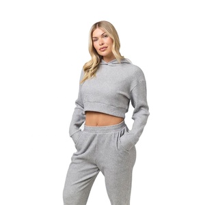 Conjunto Deportivo Elegante para Mujer, 100% Algodón, Gris Claro, con Capucha, Transpirable, para Invierno, con Logotipo Frontal - Product Image 1