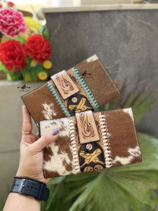 Portefeuilles de créateur en cuir de vachette à motifs occidentaux repoussés à la main pochette étui de téléphone portefeuille élégant multi-usages - Product Image 2